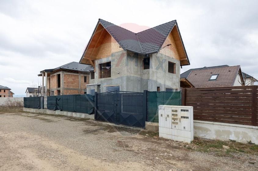 Casă P+1 la roșu + anexă mobilată - 28