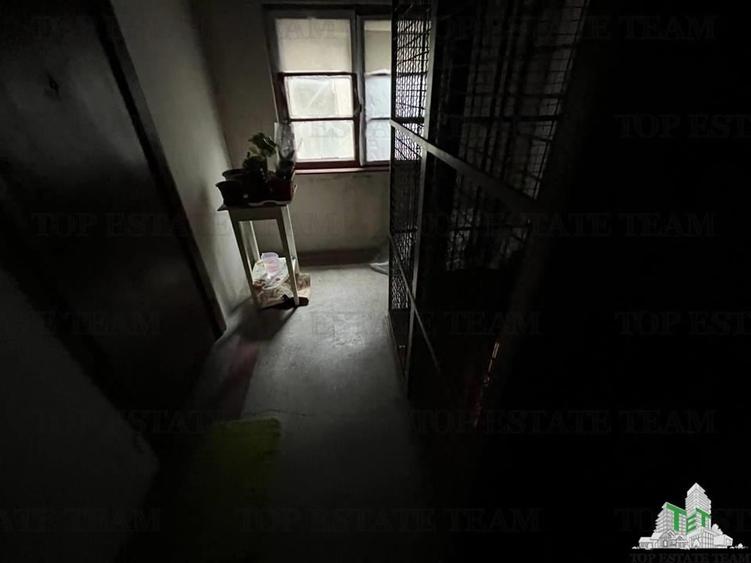 2 garsoniere adiacente la rosu pe Calea Grivitei, etaj 4 - 19