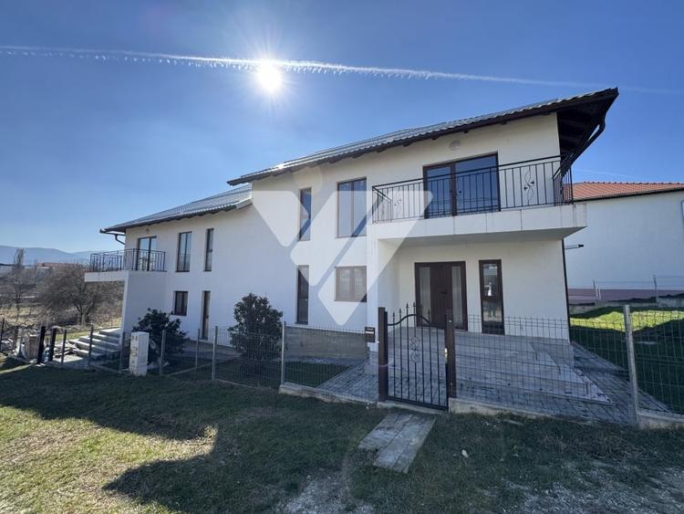 Casa LA CHEIE 4 camere si teren 386 mp de vanzare in Cisnadie Sibiu - 1