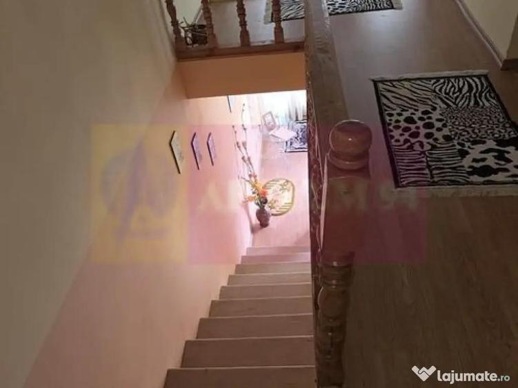 Casa de vanzare cu 3 camere in Poiana Campina - 11