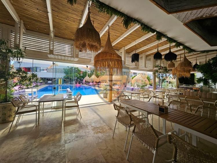 Complex Piscina cu Bar, Mamaia Nord , ideal investitie HoReCa - 3