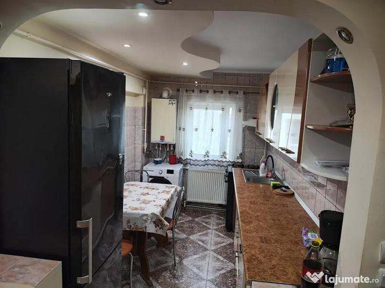 Inchiriez apartament 2 camere central - 3