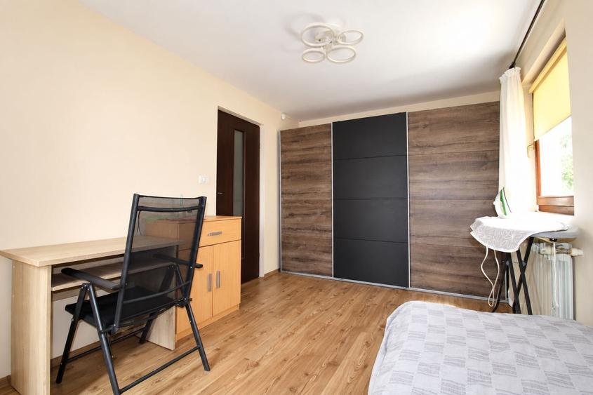 Casă cu 4 camere cu Teren 200 Mp în Dumbrăvița