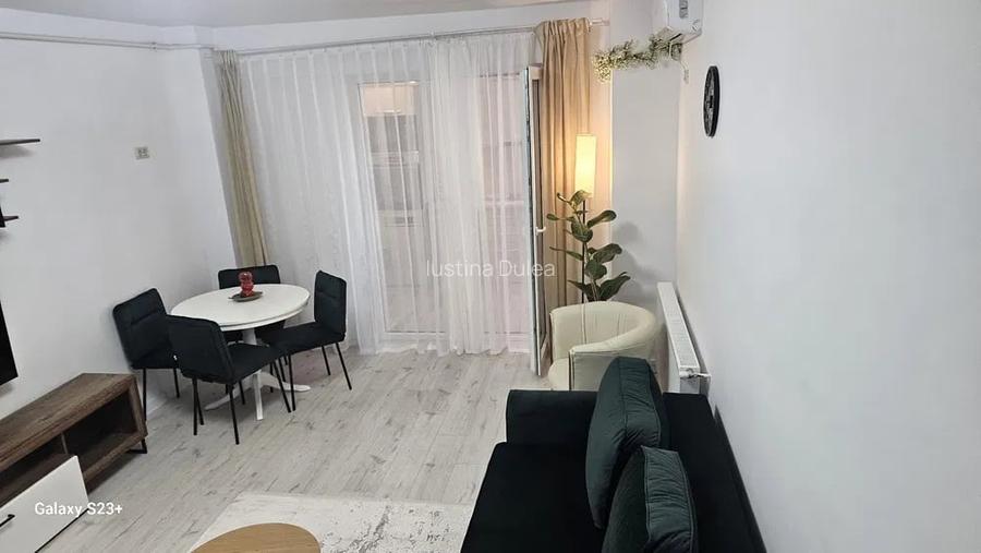 Apartament de 2 camere, decomandat si foarte spatios, Central Adress
