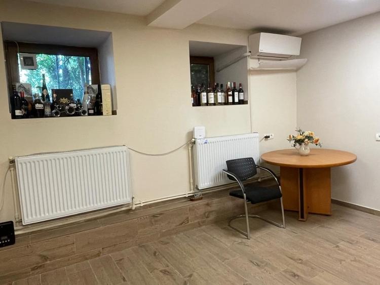 INCHIRIERE SPATIU PENTRUN BIROURI, ZONA PARCUL CAROL, LA DEMISOLUL UNEI VILE - 1