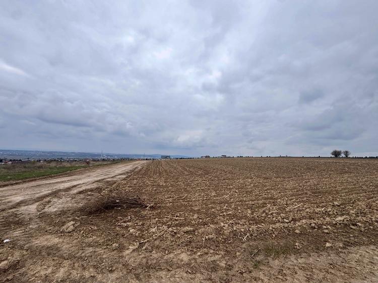 Vand teren intravilan Plopeni Suceava - 1