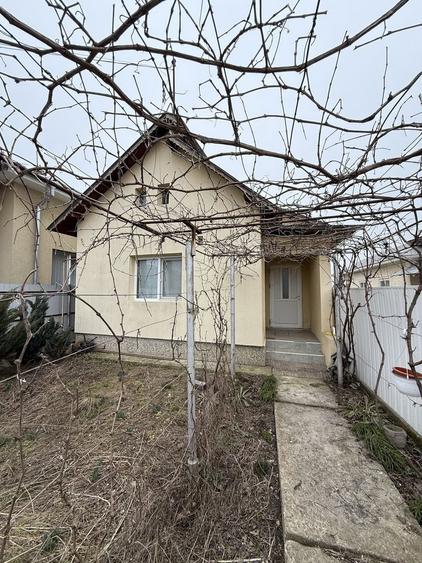 Casa de vanzare Bucsani, Dambovita, teren 1300 mp - 1