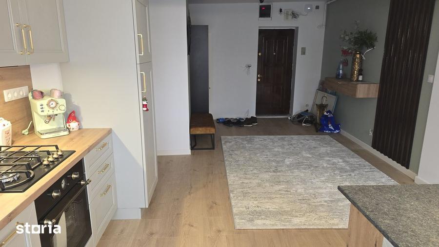 Apartament cu 4 camere decomandat în Micul Dallas