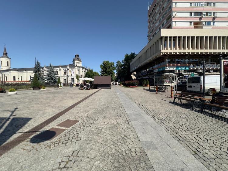 Spatiu birouri; vedere Palat Culturii; 100mp, Casa Cartii - 2