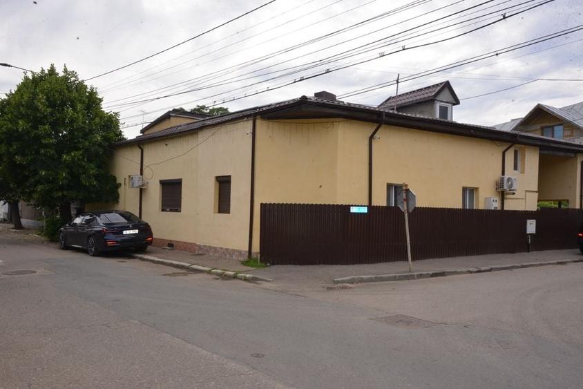 Casă cu 4 camere cu Teren 145 Mp în Central
