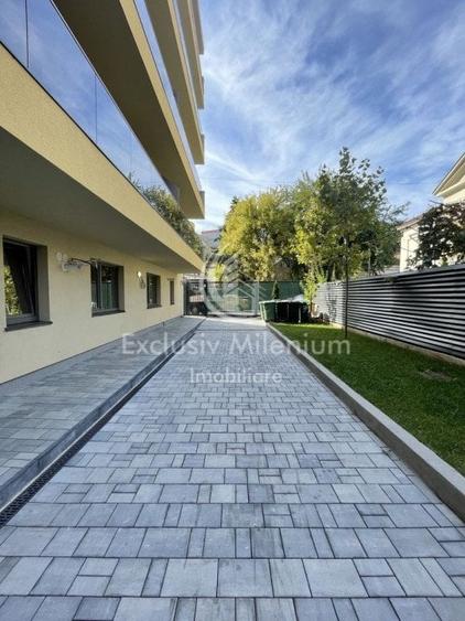 Parter 2 Camere Birouri Armeneasca-Mosilor Bl. Nou - 1