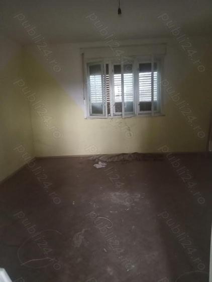 Vand casa la tara - 6