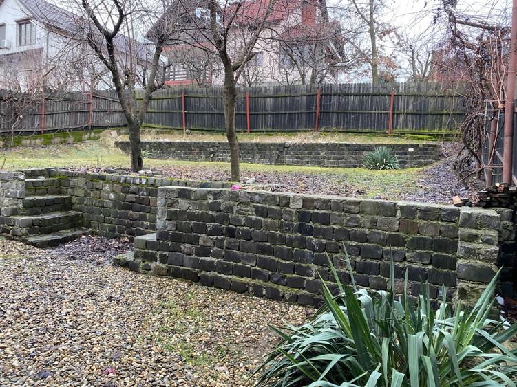 Casa Prundu cu 3 Apartamente individuale si garaj - 3