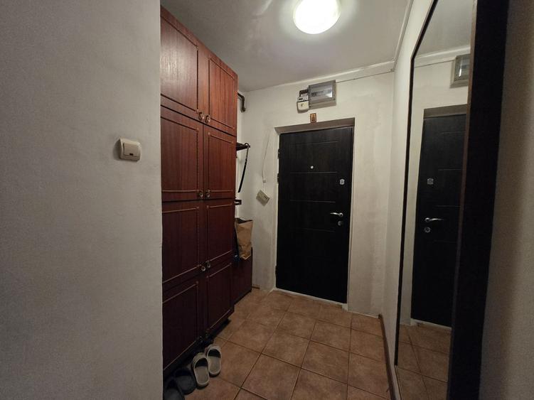 Apartament 3 camere Decomandat Toporasi Etaj 2 - 5