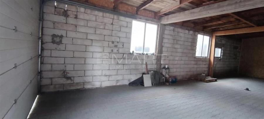 Spațiu comercial, de 100 mp, în Tractorul