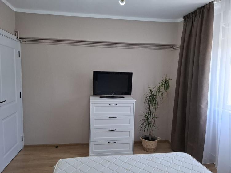 Apartament cu 2 camere semidecomandat, mobilat în P-ța Reșița