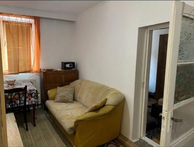 Apartament cu 2 camere semidecomandat, mobilat în Mărgeanului