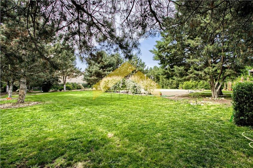 Casa pe colt cu teren de 2464 mp in ZONA MICALACA - 20