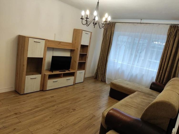 De Inchiriat apartament 3 camere cu centrala s?i loc parcare - Piat?a Gorjul - 1