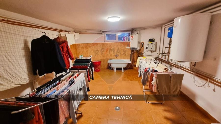 Casă / Vilă de lux cu 2 garaje, 10 camere de vânzare în BAIA MARE - 40