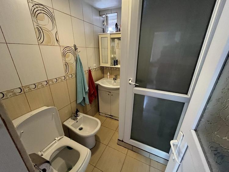 Sacele, Jud Constanta. Oportunitate! Casa la sol, 4 camere si dependinte,livada! - 12