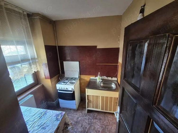 Garsoniera confort 1 de vanzare Targu Jiu, strada 9 Mai - 1