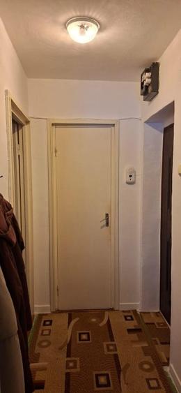 Proprietar, vând apartament cu 2 camere, decomandat - zona liniștită - 5