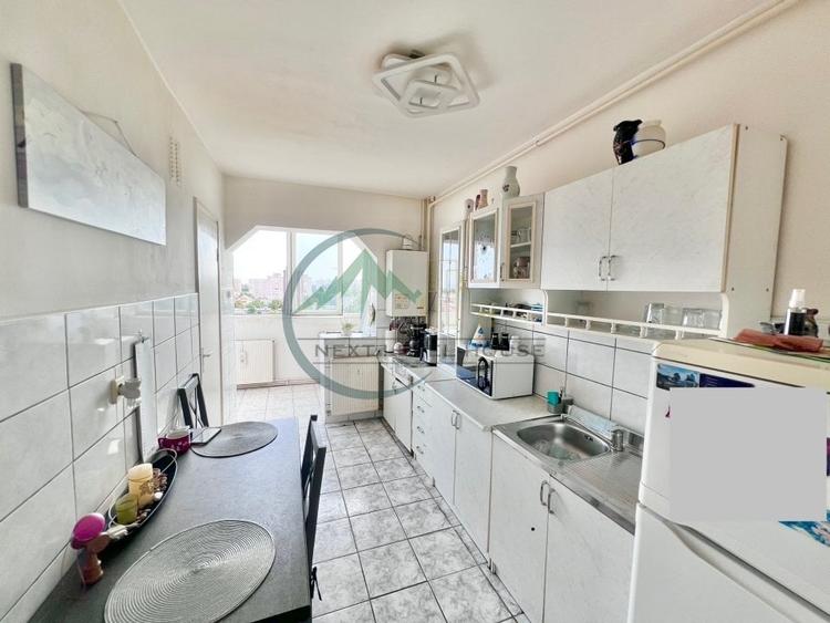 Apartament 3 camere, decomandat - 2