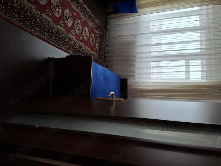 Proprietar vand apartament cu 2 camere semidecomandat, situat pe Calea Grivi?ei nr. 230, etaj 5 7 - 5