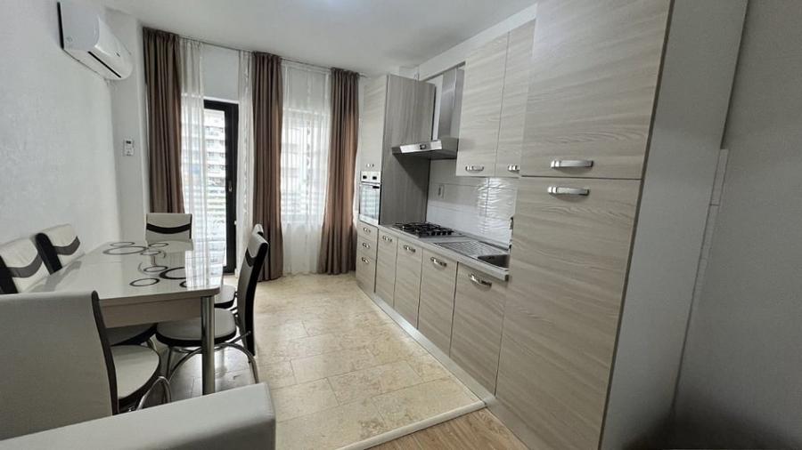 Apartament cu 2 camere - zona Copou - Royal Town - 1