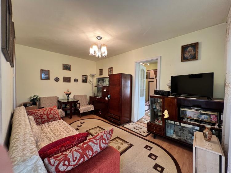 Apartament, in stare buna, zona Dacia, str. Labirint - 2