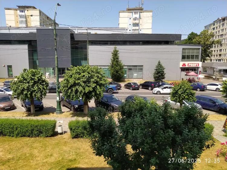 Apartament semidecomandat 3 camere, 62mp (58mp util), etaj 1, Zona Ultracentrala One?ti - 1