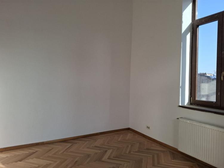 URGENT!, et. 1/P+2+M in vila arhitectonica, liber, NEGOCIABIL - 6