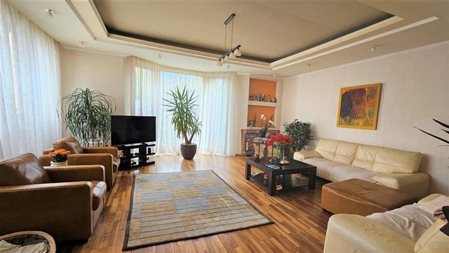 Vila cu 6 camere si 489mp teren, Andrei Muresanu - 1