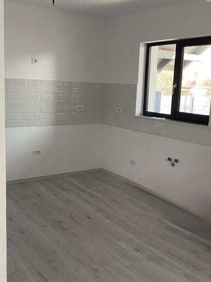 Casa de Vanzare in Hemeius, Bacau - 3