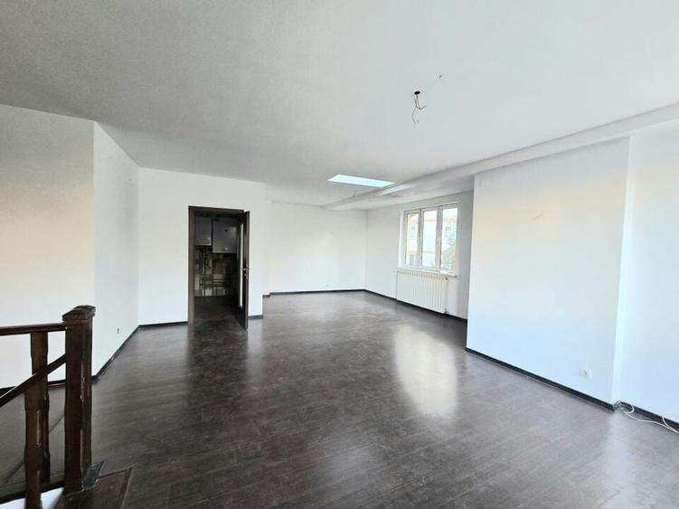 Vanzare duplex, Intrarea Episcopul Radu Nr 9 - 9