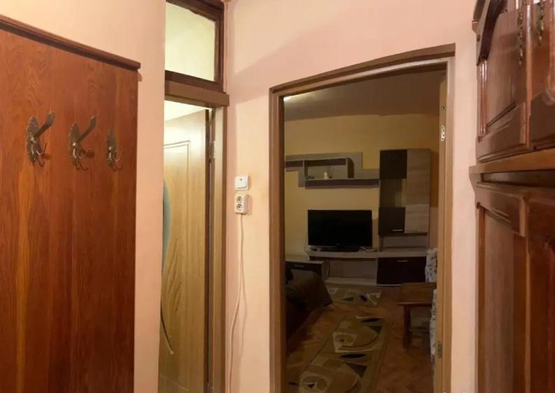 Inchiriez apartament 1 camera Calea Martirilor - 1