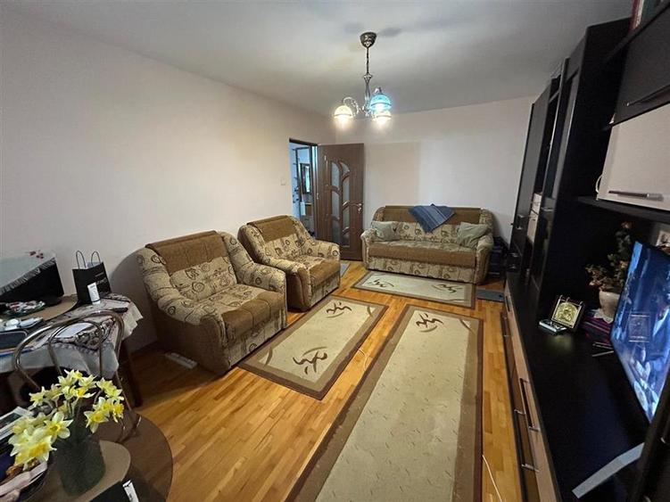 Apartament cu 2 camere de vanzare, 57mp, zona centrala, Piata Moldovei, Directia - 4