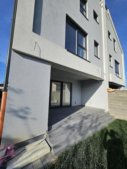 Proprietar vand 1 2 Duplex, Chi?oda, str Caisului. 220 mp utili , 5 camere , 4 bai - 4