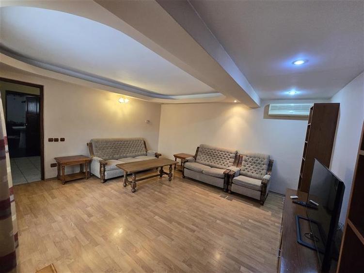 O CASA IN CARE LINISTEA DEVINE PARTE DIN VIATA DE ZI CU ZI - 1