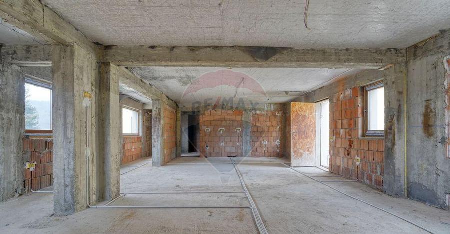 Casa / Vila cu 6 camere de vanzare in Predeal - 2