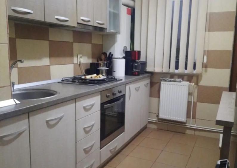 Vand apartament 2 camere, decomandat, zona Nord, mobilat si utilat - 8