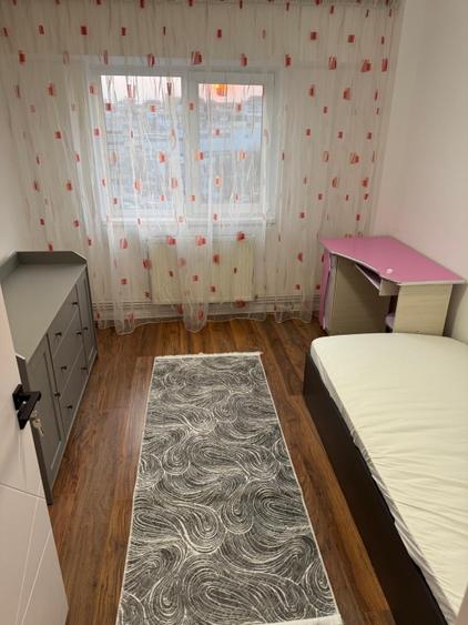 Se închiriază apartament 3 camere  - 15