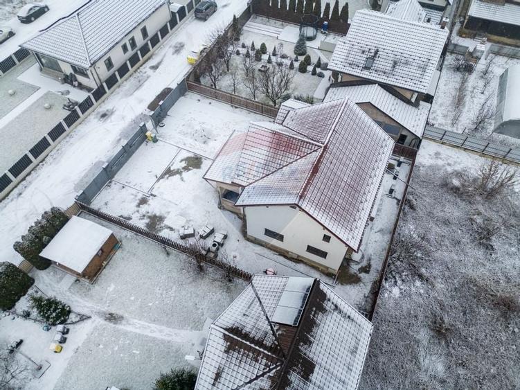 Casă / Vilă cu 4 camere de vânzare în Cartier - Gheraiesti - 3