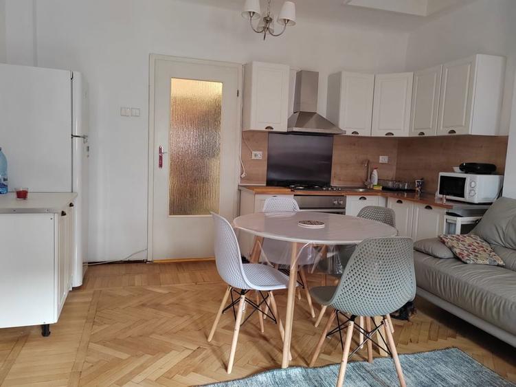 Studio Piata Romana - Bulevardul Gheorghe Magheru - 1