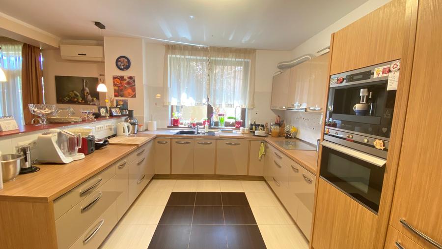 Se vinde URGENT Vila 6 camere Otopeni zona 23 August - 22