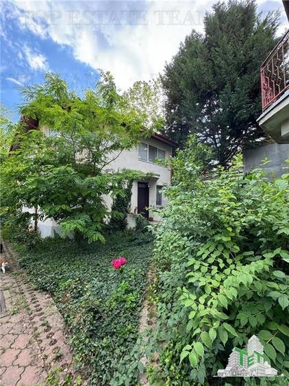 Lac Baneasa, Herastrau , proprietate compusa din 2 vile - 4