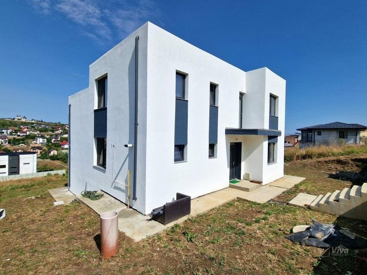 Manta Roșie, casă nouă în stil cubic,  priveliște deosebită spre oraș - 21