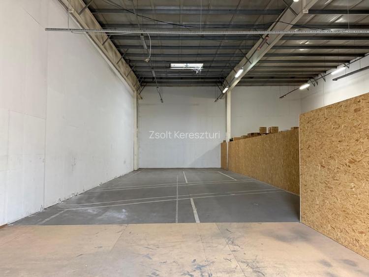 Inchiriere hala langa Metro 218 mp + birouri 48 mp Inchiriere hala langa Metro 218 mp + birouri 48 mp