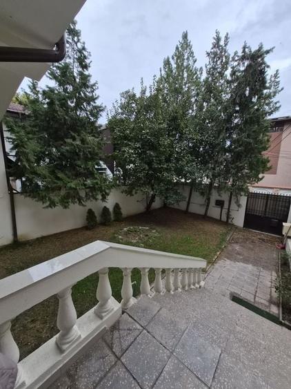 De vânzare Vilă individuala 11 camere curte proprie Parcul Carol - 1